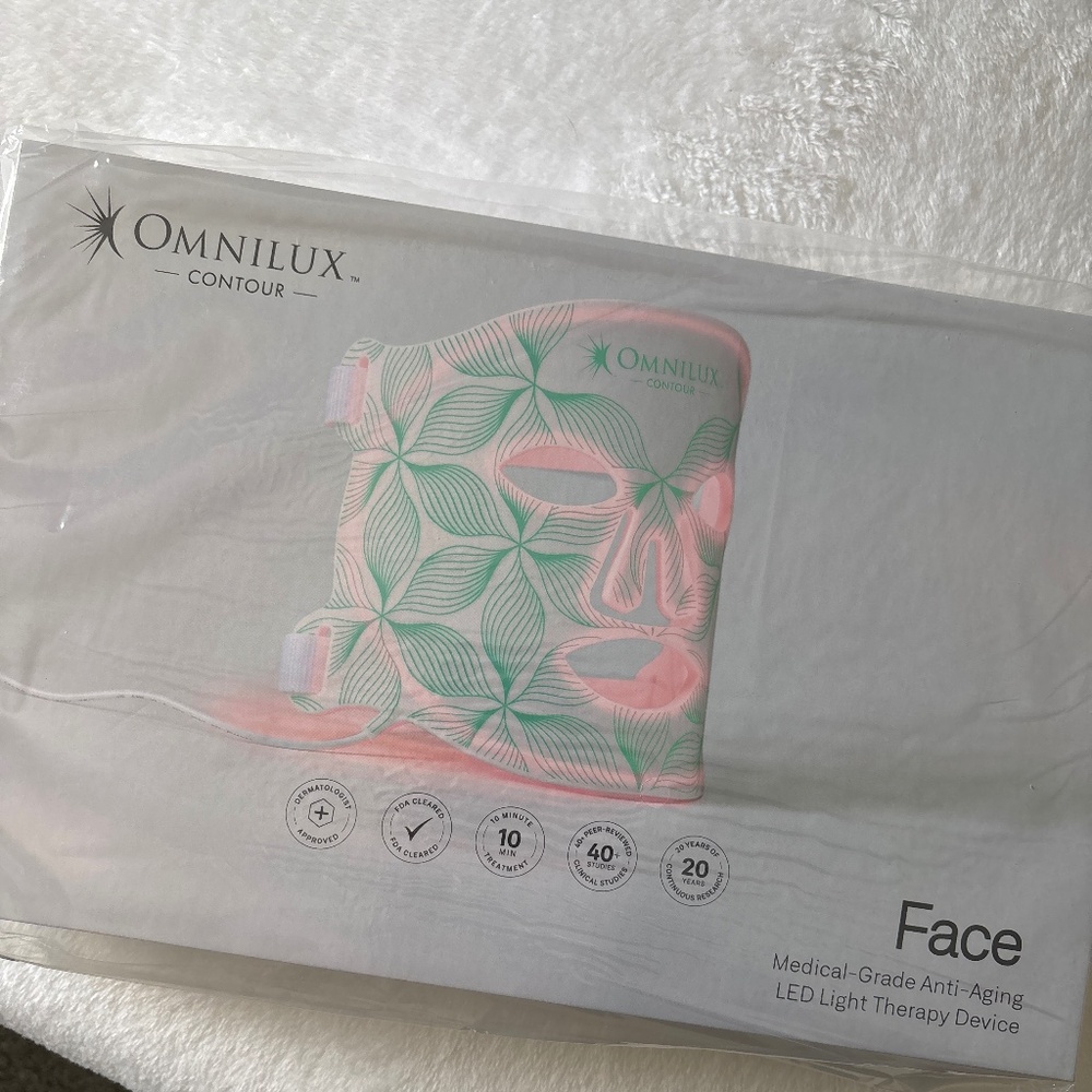 Omnilux Contour LED mask